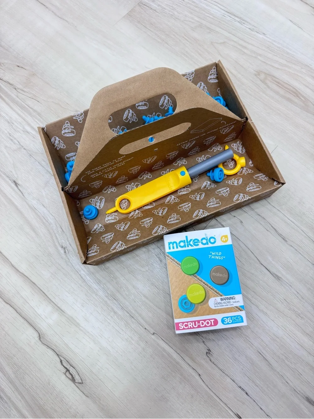 Makedo scru-dot plastic connectors make believe building toys homeschool